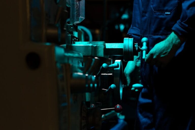 Green and Brown Metal Tool lx8CooX66ms